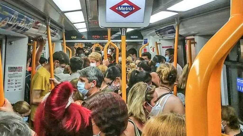 The busy Madrid Metro.
