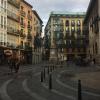 Old Bilbao is in a dip in a large valley that surrounds the city; Because of this, the locals are sometimes referred to as the "People who live in the hole"