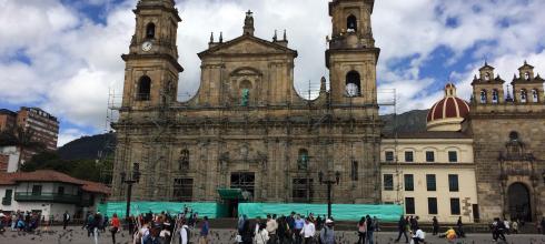 This is the main square in downtown Bogotá. The church has amazing arquitecture. What do you notice? 