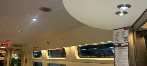 Dentro un tren de alta velocidad