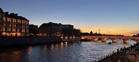 Pont Neuf at night