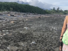 You might not see it right away, but up near the logs on this beach there was some trash that had accumulated. Most places in Taiwan are kept very clean, but it's important to be aware of what can happen if trash isn't handled properly.