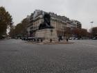 A lion statue in Paris