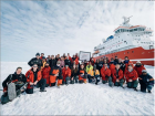 The whole Weddell Sea Expedition team over the Endurance sinking site!