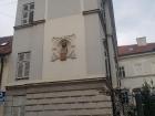Busts and statues are a common sight, especially in the old part of town; this one is in the Roman style