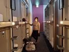 Staying at a capsule hotel for the first time, which was very comfortable.