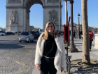 A photo of me in front of L'arc de Triomphe