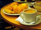 Merienda at Cafe el Gato Negro in Buenos Aires (Source: Flickr)