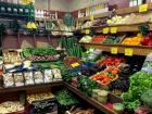 The inside of Navits store, always very organized and with the freshest and most delicious food!