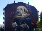 This mural is part of an art movement in Ferrol called Las Meninas de Canido which are based off of a famous painting by the Spanish artist Velázquez