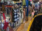 This secondhand laden (shop) also has a selection of vintage clothes