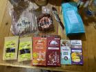 Algunos de mis compras durante Semana Santa: café, chorizo, tocino y un montón de chocolate!