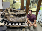 My visit with a giant dinosaur skull