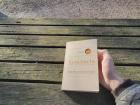 Reading the "Historia Minima de Venezuela" at the Parc des Gayeulles