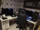 Check out this awesome gamer set up