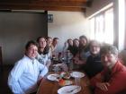 Los voluntarios durante el entrenamiento en nuestro restaurante favorito de "almuerzo"