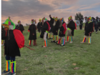 Auquish lining up to dance down the hill