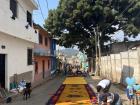 People Making an Alfombra