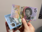 Can you see how plasticky and clear in some parts Australian money is?