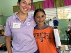 Durante una misión médica, una niña tenía una chaqueta de Syracuse, de donde yo soy!