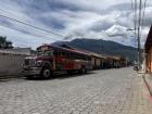 Este es un camioneta (autobús) típico de Guatemala