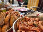 Fresh shrimp in comparison to the ocean crayfish
