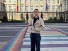 Ich stehe vor dem Chambre des Représentants de Belgique (Repräsentantenkammer) in Brussels, BE.